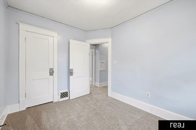 6021 N 24 Street, Omaha, NE 68110