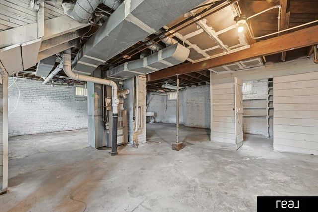 6021 N 24 Street, Omaha, NE 68110