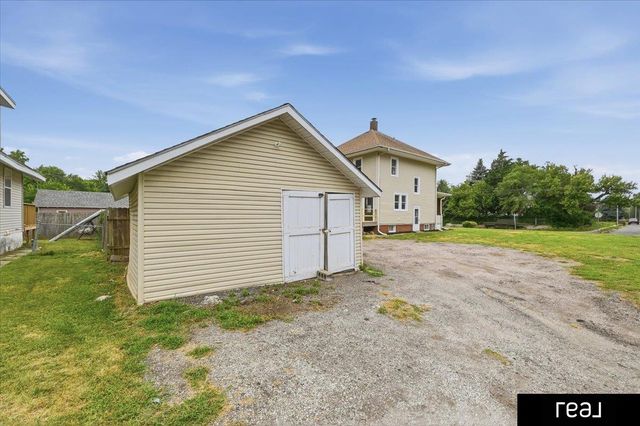 6021 N 24 Street, Omaha, NE 68110