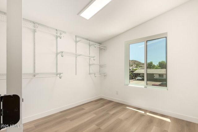 2210 E EVERETT Drive, Phoenix, AZ 85022