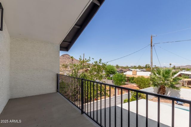 2210 E EVERETT Drive, Phoenix, AZ 85022