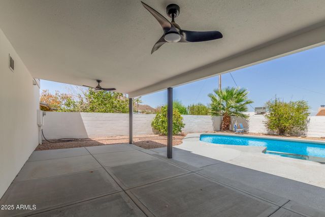 2210 E EVERETT Drive, Phoenix, AZ 85022