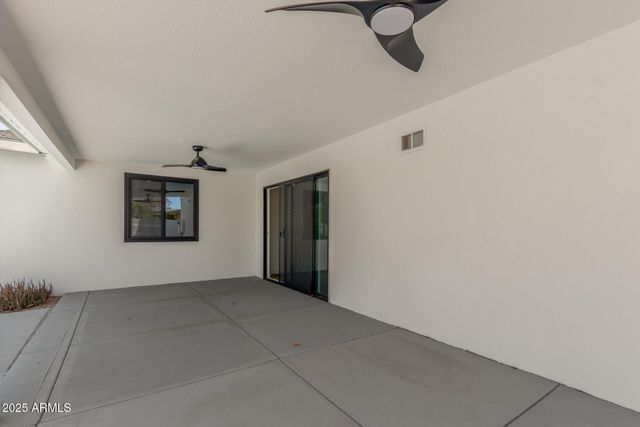 2210 E EVERETT Drive, Phoenix, AZ 85022