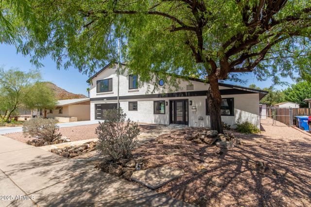 2210 E EVERETT Drive, Phoenix, AZ 85022