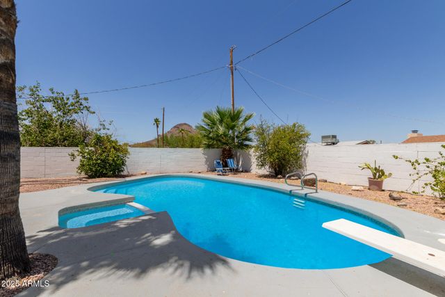 2210 E EVERETT Drive, Phoenix, AZ 85022