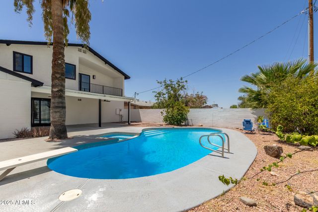 2210 E EVERETT Drive, Phoenix, AZ 85022