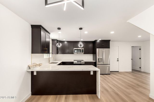 2210 E EVERETT Drive, Phoenix, AZ 85022