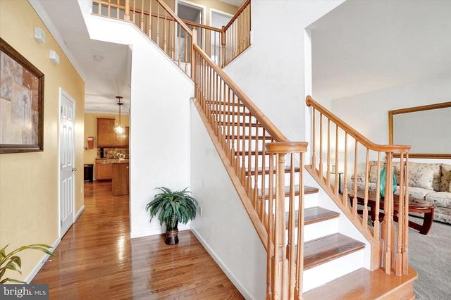 1724 CANDLE LN, York, PA 17404