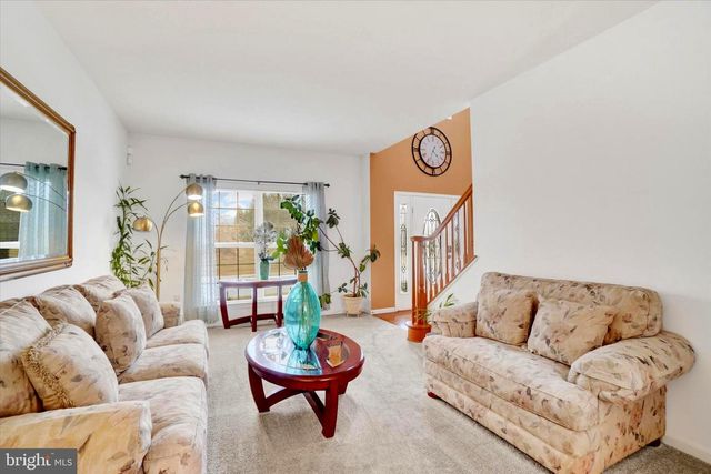 1724 CANDLE LN, York, PA 17404