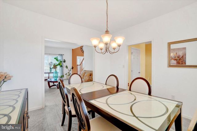 1724 CANDLE LN, York, PA 17404