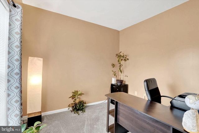 1724 CANDLE LN, York, PA 17404