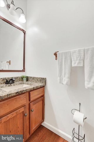 1724 CANDLE LN, York, PA 17404