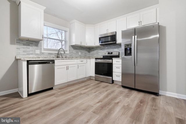 11 CAROLINA AVE, Morrisville, PA 19067