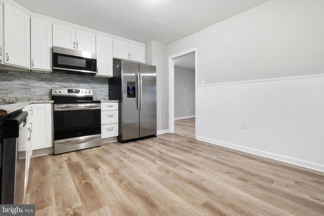 11 CAROLINA AVE, Morrisville, PA 19067