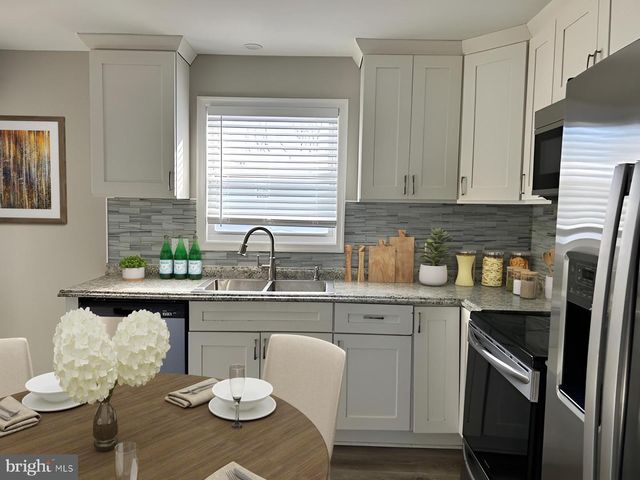 11 CAROLINA AVE, Morrisville, PA 19067