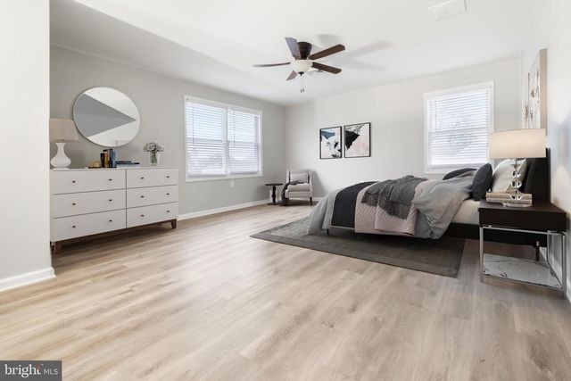 11 CAROLINA AVE, Morrisville, PA 19067