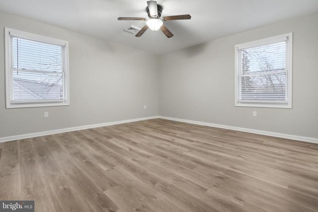 11 CAROLINA AVE, Morrisville, PA 19067