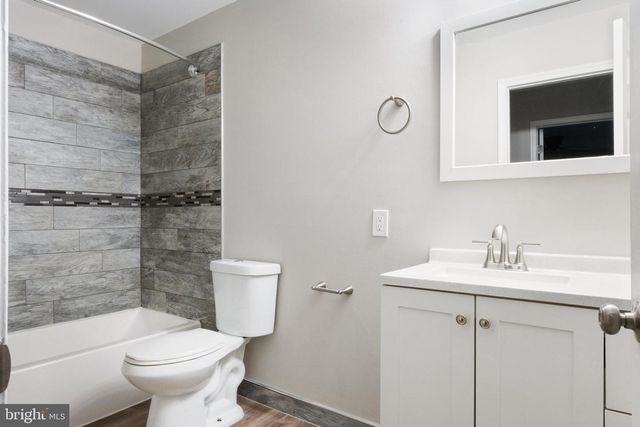 11 CAROLINA AVE, Morrisville, PA 19067