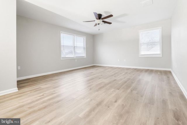 11 CAROLINA AVE, Morrisville, PA 19067