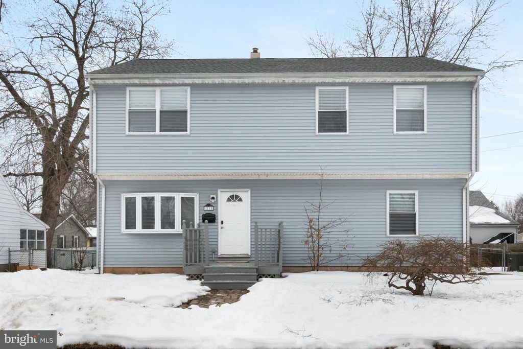 11 CAROLINA AVE, Morrisville, PA 19067