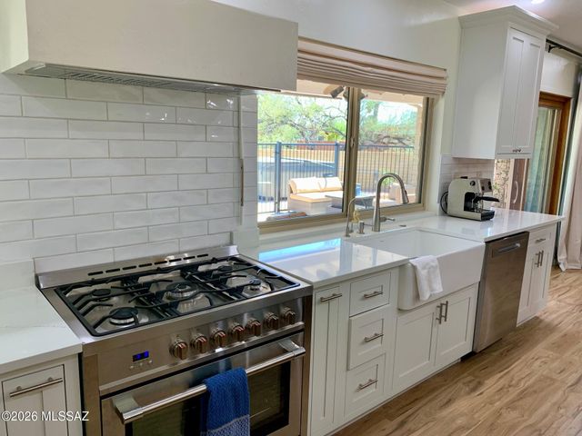 7332 N Camino De Maximillian, Tucson, AZ 85704