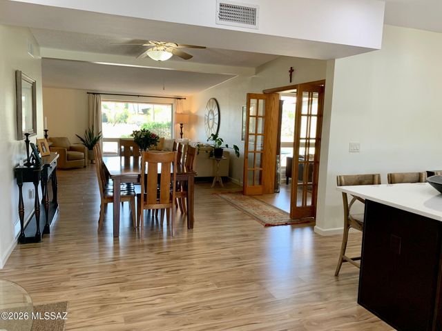 7332 N Camino De Maximillian, Tucson, AZ 85704