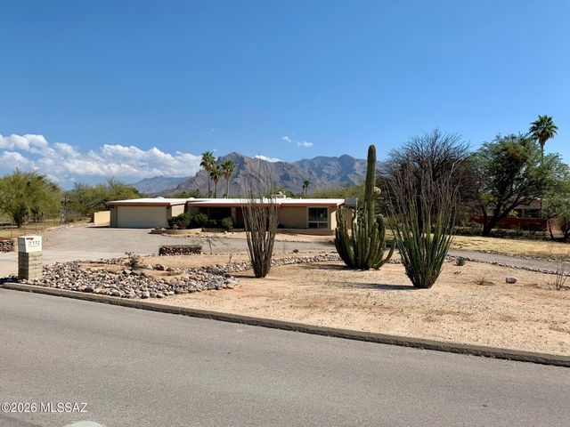 7332 N Camino De Maximillian, Tucson, AZ 85704