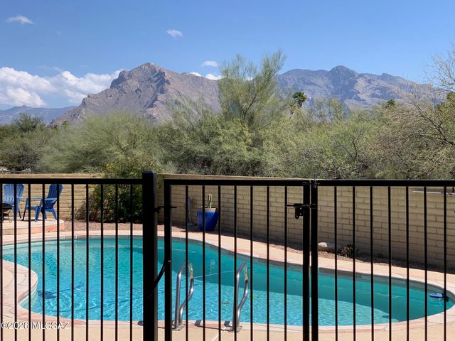 7332 N Camino De Maximillian, Tucson, AZ 85704