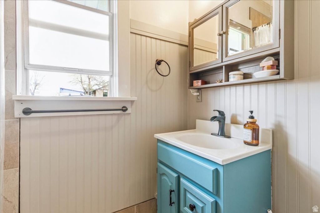Image 16 of property listing at 286 N STATE ST, Fairview, UT 84629