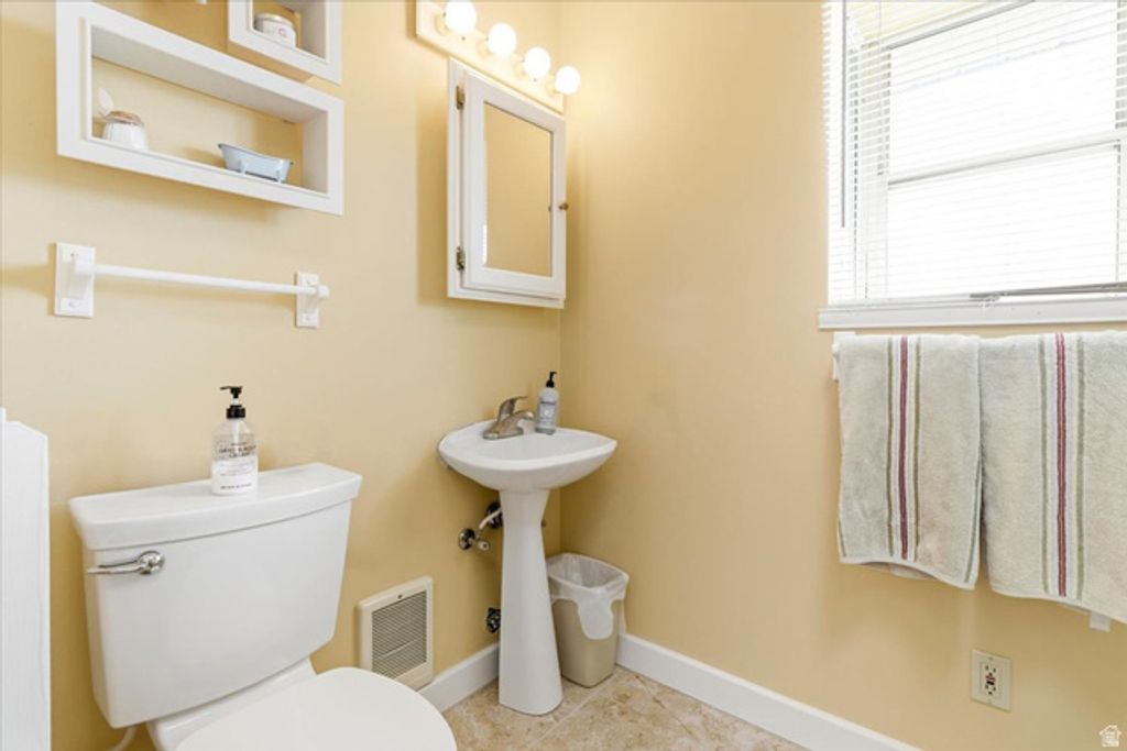 Image 19 of property listing at 286 N STATE ST, Fairview, UT 84629