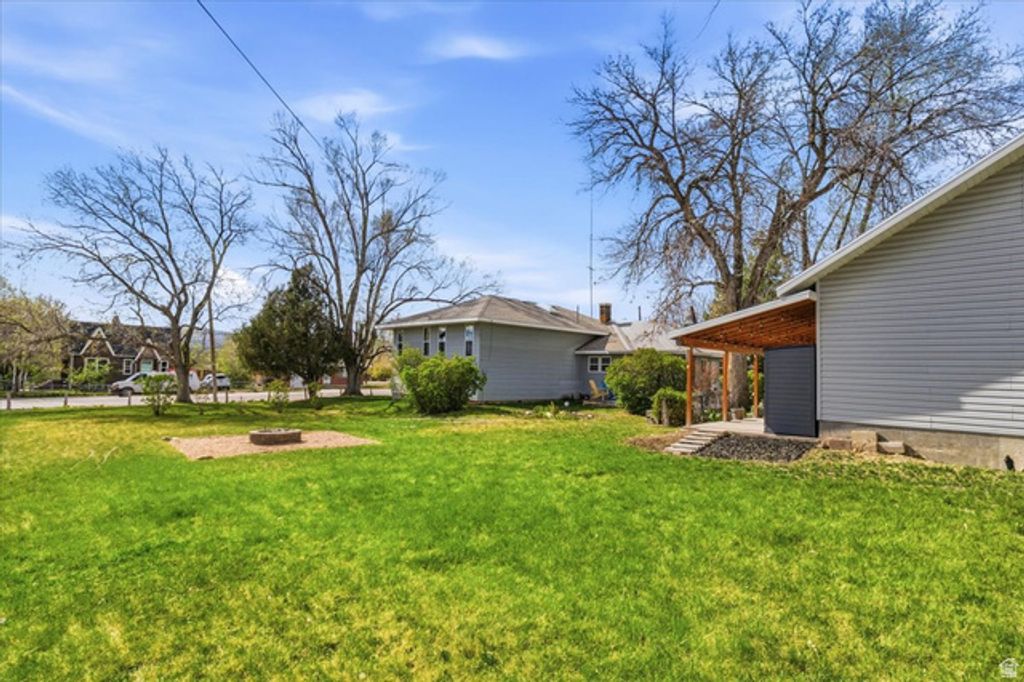 Image 32 of property listing at 286 N STATE ST, Fairview, UT 84629