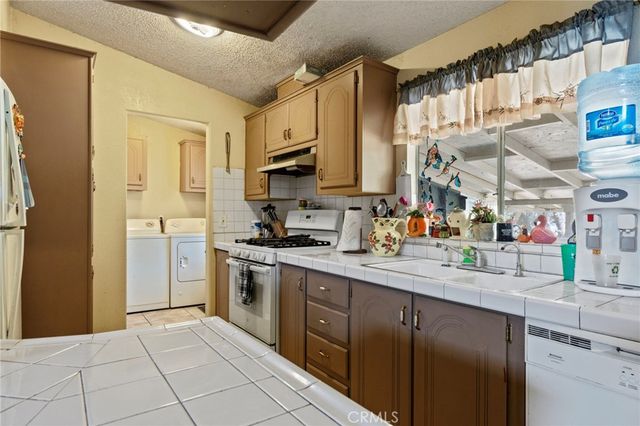 11676 11676 Acanthus, Phelan, CA 92371