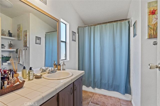 11676 11676 Acanthus, Phelan, CA 92371