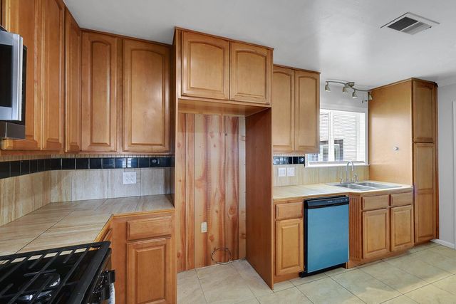 1906 15th St, Olivehurst, CA 95961