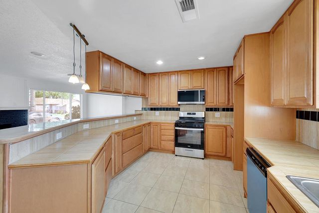 1906 15th St, Olivehurst, CA 95961