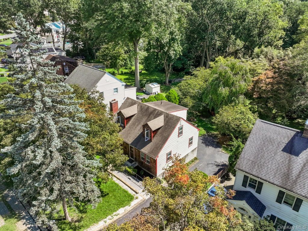 141 Homewood Avenue, Yonkers, NY 10701 — photo 2