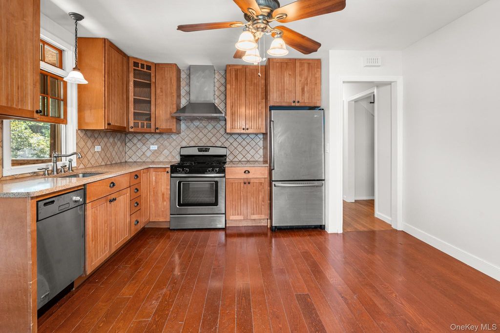 141 Homewood Avenue, Yonkers, NY 10701 — photo 3