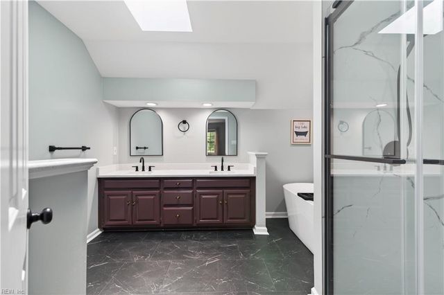 129 Stone Lake CT, Yorktown, VA 23693