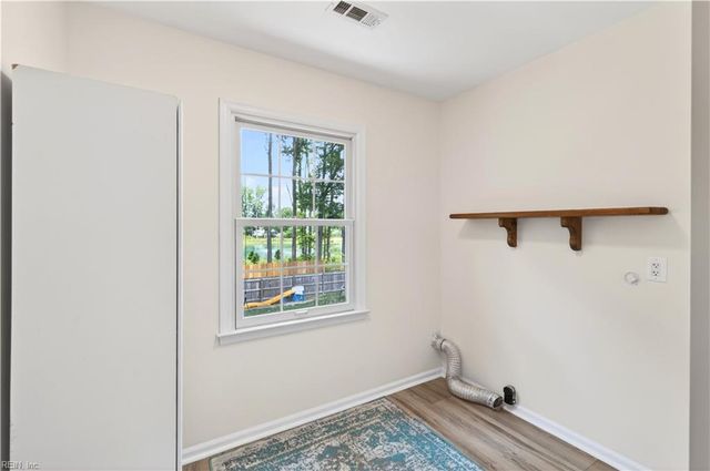 129 Stone Lake CT, Yorktown, VA 23693