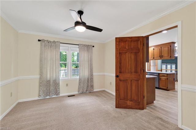 129 Stone Lake CT, Yorktown, VA 23693