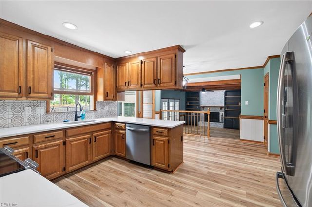129 Stone Lake CT, Yorktown, VA 23693