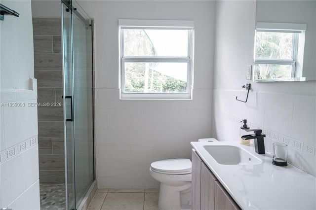 2842 Jackson St, Hollywood, FL 33020