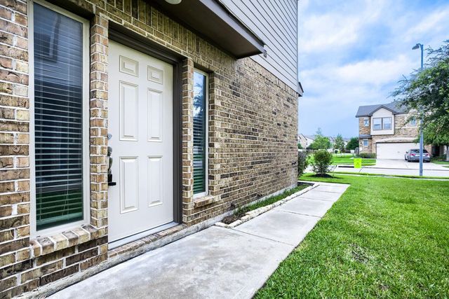 3310 Rainflower Springs Lane, Rosenberg, TX 77471