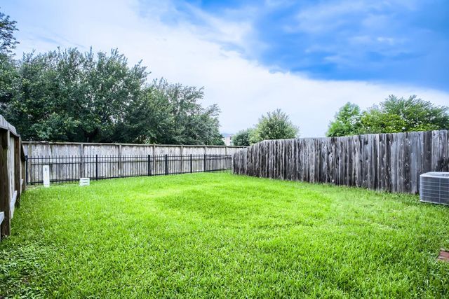 3310 Rainflower Springs Lane, Rosenberg, TX 77471