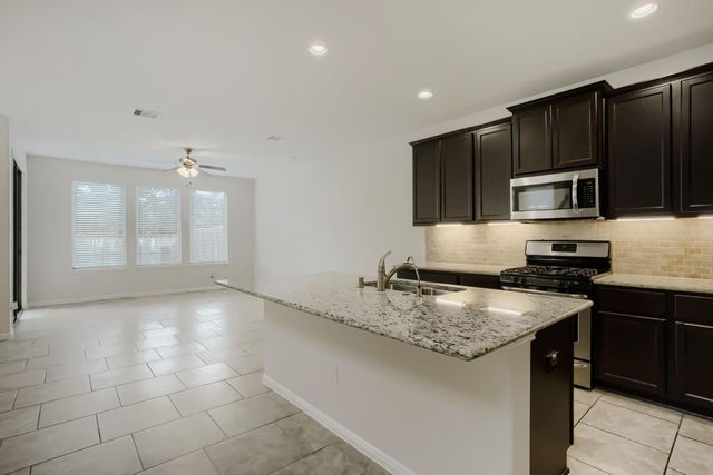 3310 Rainflower Springs Lane, Rosenberg, TX 77471