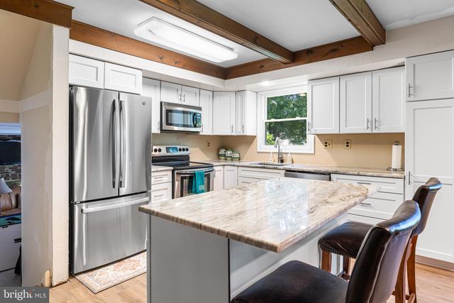 31 CRESTVIEW DR, Southampton, PA 18966