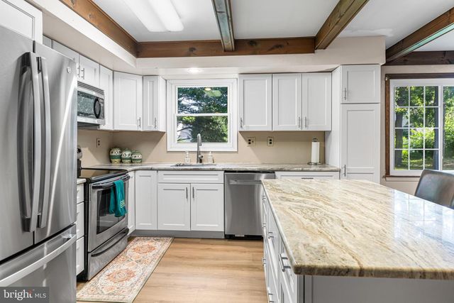 31 CRESTVIEW DR, Southampton, PA 18966