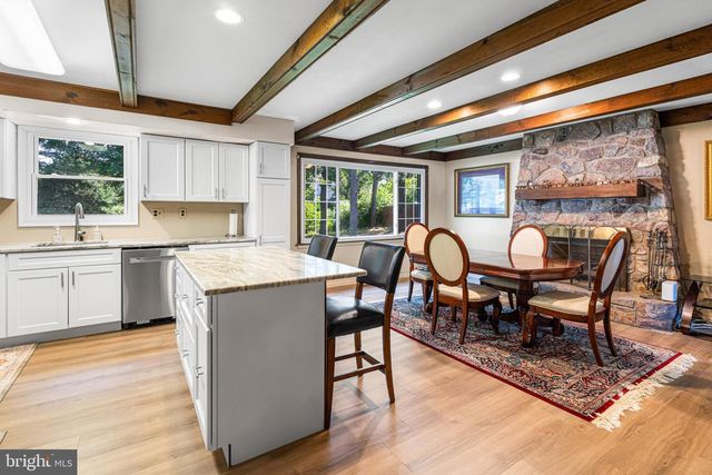31 CRESTVIEW DR, Southampton, PA 18966