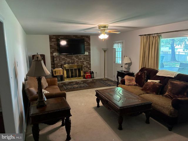 31 CRESTVIEW DR, Southampton, PA 18966
