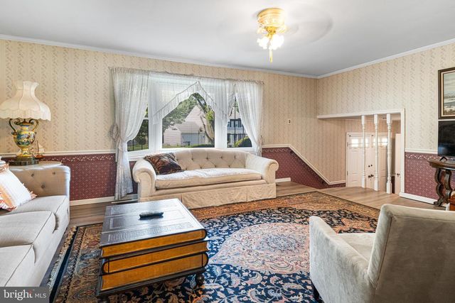 31 CRESTVIEW DR, Southampton, PA 18966